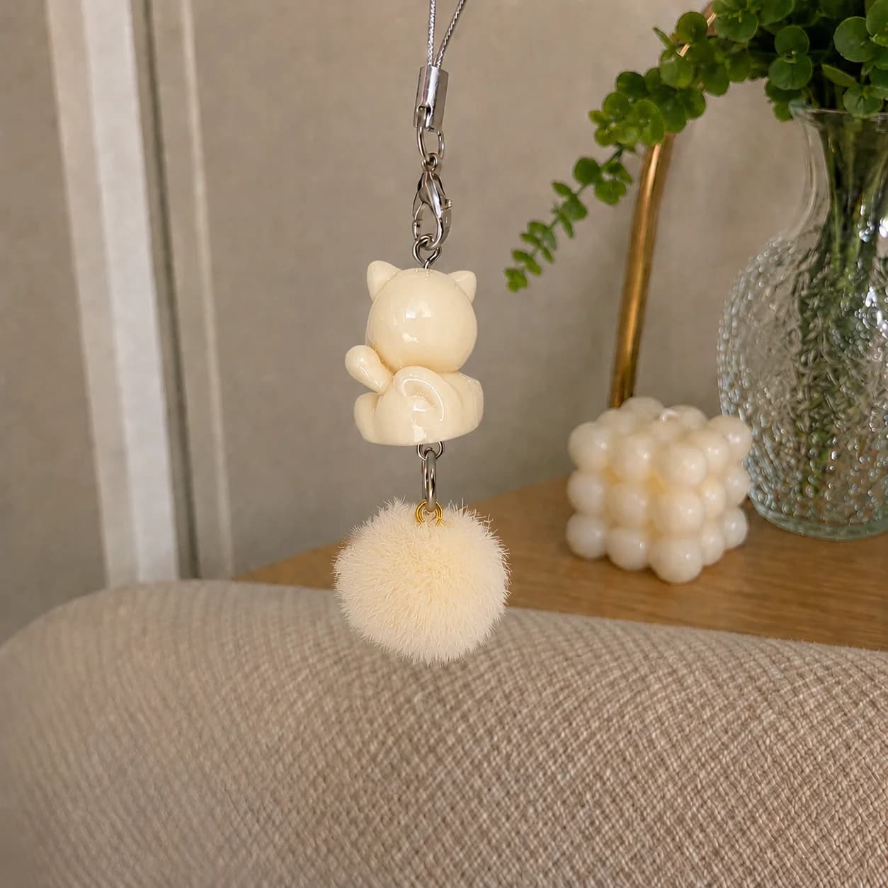 Mochi Bege — vista de costas